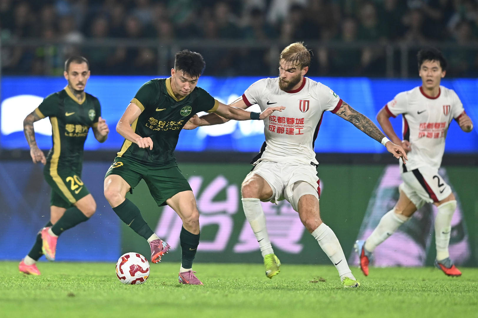 详细阅读:乐鱼-成都蓉城训练开放日,关键时刻迎来里程碑引欢呼,德甲在即,轮换策略成焦点-乐鱼 乐鱼-成都蓉城训练开放日,关键时刻迎来里程碑引欢呼,德甲在即,轮换策略成焦点-乐鱼