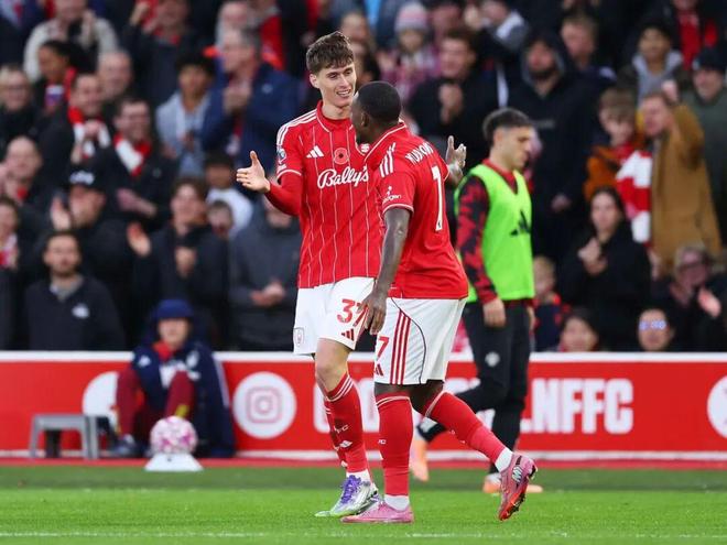 乐鱼-赛地聚焦——英超转会期热度飙升,俄克拉荷马雷霆防线松动,目标明确,控场能力受关注的简单介绍-乐鱼